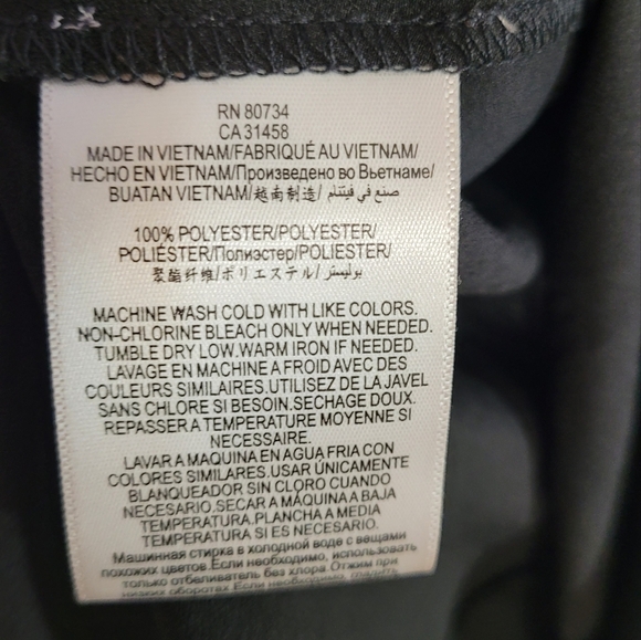 BCBGeneration Black Sleeveless Deep Vneck Top Small - Picture 3 of 4